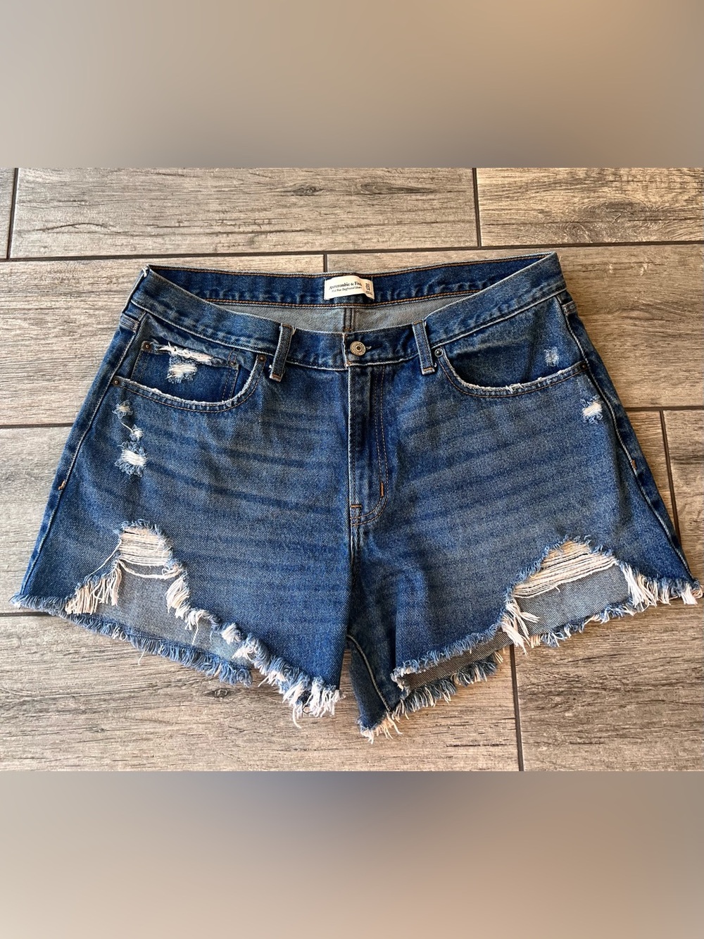 Abercrombie & Fitch Women's Mid-Rise Boyfriend Denim Shorts 32/14 Distressed